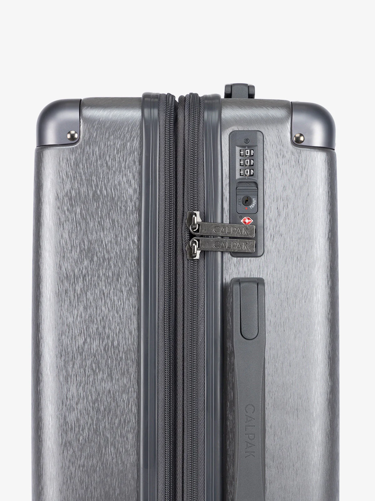 Ambeur Medium Luggage - Image 34